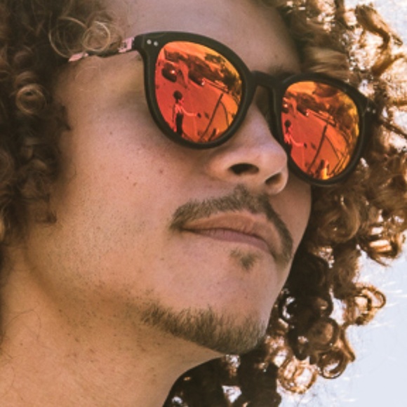 Buena Vista - Red Mirror Round Sunglasses For Men - Picture 4 of 4